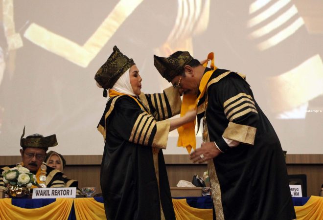 Rektor Uniba Kukuhkan Prof Soerya Respationo sebagai Guru Besar Ilmu Hukum Tata Negara