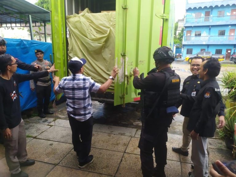 KPU Karimun Terima Logistik Surat Suara Pemilu dan Pilpres 2024