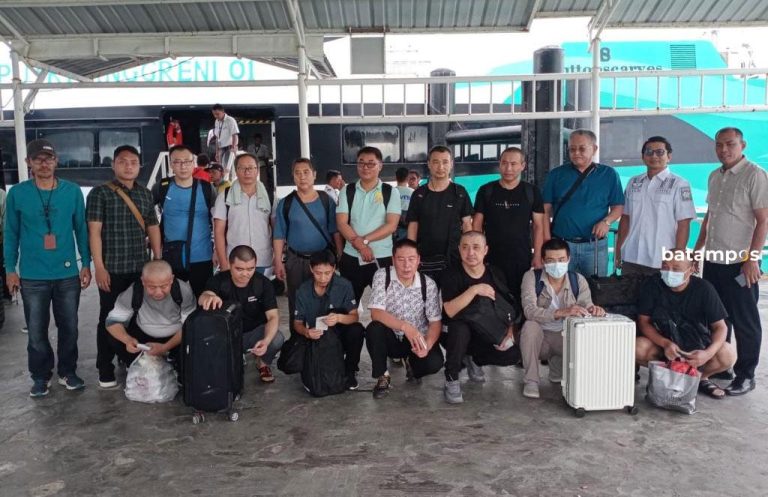 14 WNA Asal China Akhirnya Dideportasi melalui Bandara Malaysia