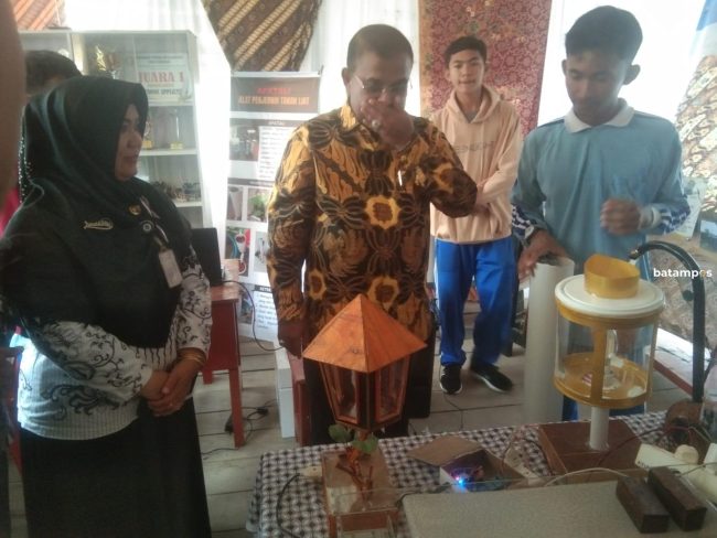 Bupati Karimun Motivasi Siswa SMKN Kundur Lebih Inovatif Berkarya