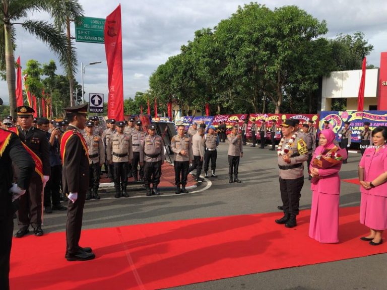 Resmi Jabat Kapolda Kepri, Ini yang Disampaikan Yan Fitri Halimansyah saat Tiba di Mapolda