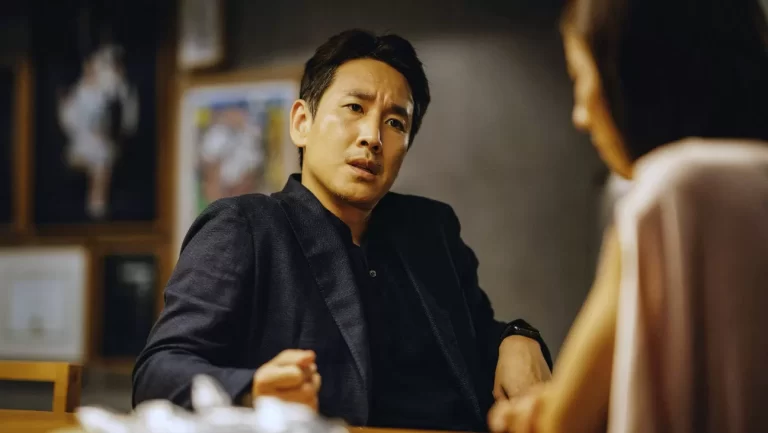 Aktor Lee Sun Kyun Meninggal di Dalam Mobil