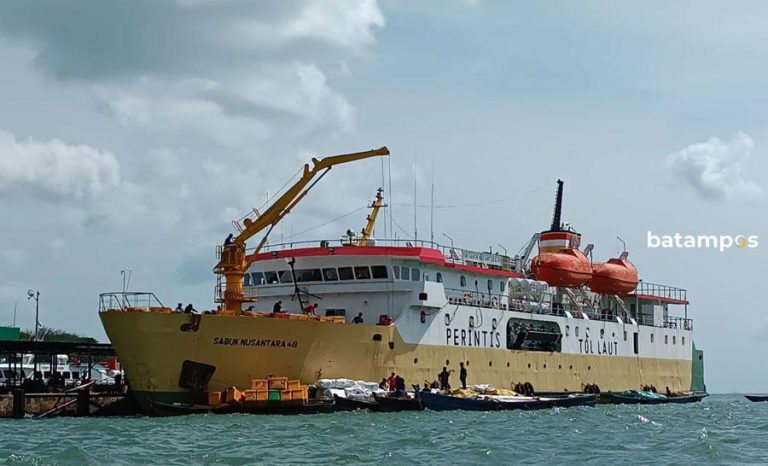 Gelombang Tinggi, Kapal Pelni dari Tanjungpinang Tujuan Tambelan Batal Berangkat