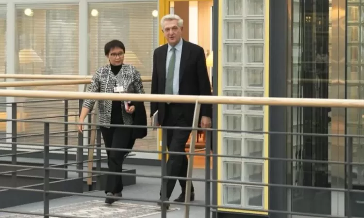 Menlu Retno Marsudi Temui Komisioner Tinggi UNHCR untuk Bahas Isu Rohingya