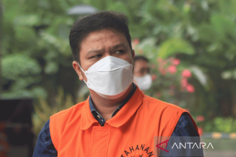 Mantan Bupati Kuansing Andi Putra Bebas Bersyarat