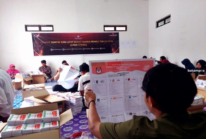 KPU Bintan Temukan 101 Lembar Surat Suara Rusak
