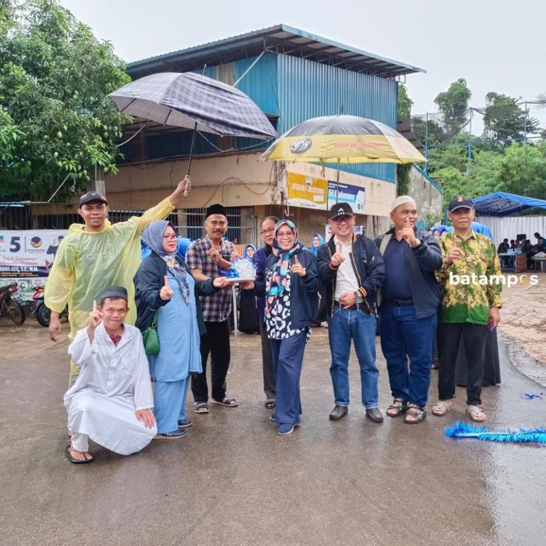 Atiq Resmikan Jembatan dan Fasum Melchem
