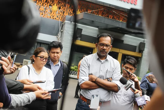 Haris Azhar dan Fatia Divonis Bebas