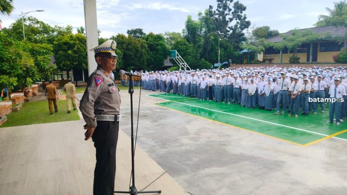 Polisi Ajak Siswa SMA Tanjungpinang Tertib Berlalu Lintas