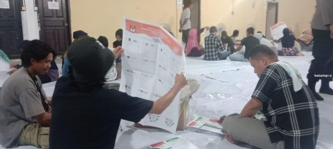Upah Lipat Surat Suara Per Lembarnya Rp200