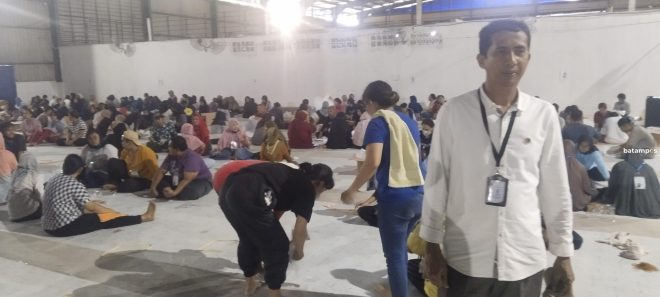 Dapat Tambah Uang Belanja, Yanti Rela Berhenti Jualan di Sekolah Demi Ikut Melipat Surat Suara Pemilu