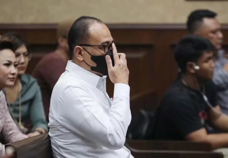 Rafael Alun Trisambodo Hadapi Sidang Putusan Hakim