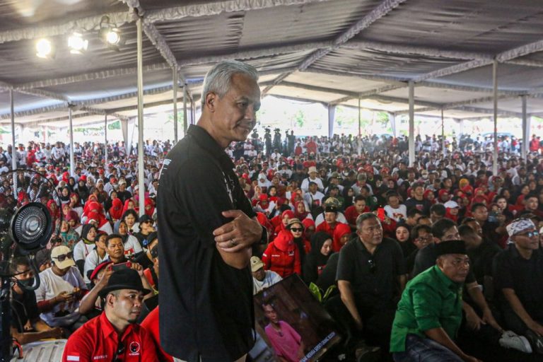 Pastikan Tak Hapus Bansos dan BLT, Ganjar Tekankan Akan Disempurnakan dengan KTP Sakti