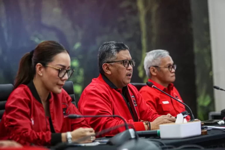 Gibran Tak Diundang Perayaan HUT PDIP Ke-51, Hasto Tegaskan Nasibnya Sama Seperti Bobby Nasution