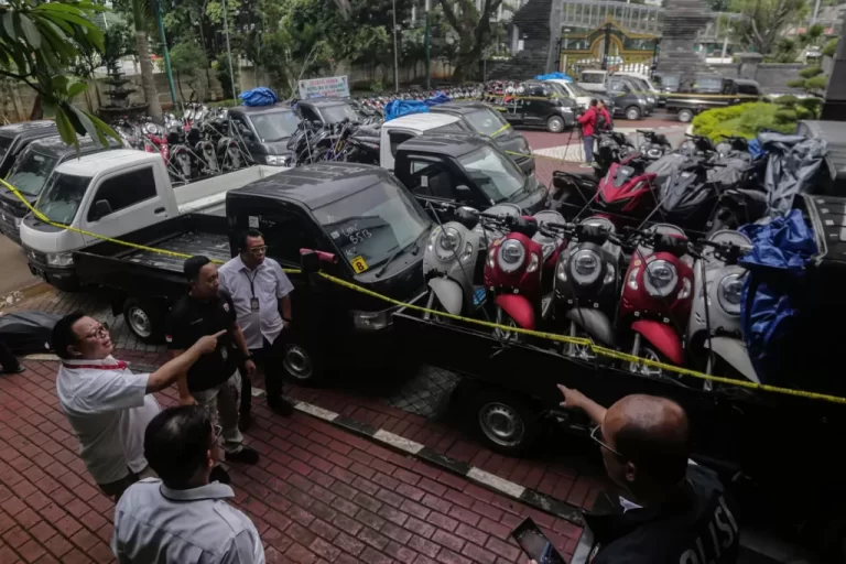 Begini Kisah Eko Irianto Mantan Penyewa Trailer dan Maryanto Si Penjual Tanaman yang Gelapkan Ratusan Kendaraan Curian di Markas TNI