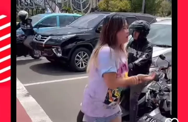 Pinkan Mambo Tuai Kontroversi Saat Nekat Ngamen di Sekitaran BSD