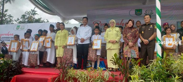 Program 100 Hari Kejari Batam, Fasilitasi Anak Panti Asuhan Miliki Identitas, Diserahkan Langsung Mensos Risma
