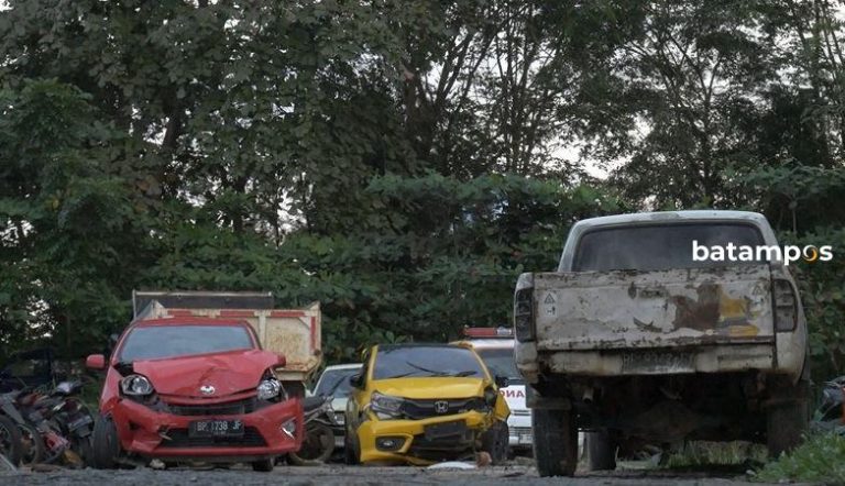 Tabrakan, Pasien yang Diangkut Mobil Ambulance Tewas