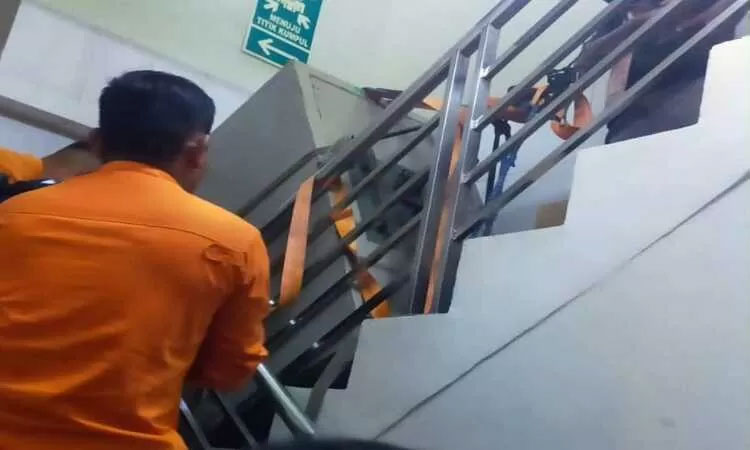 Tewas Terjepit Brankas