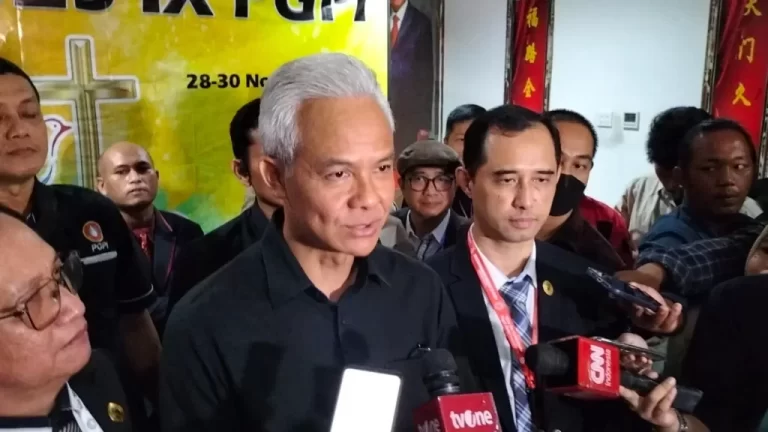 Jokowi Dikabarkan Tak Akan Hadir di Acara HUT PDIP, Ganjar Pranowo Beri Komentar