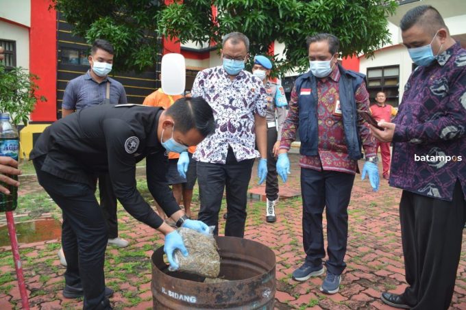 Ganja 2,1 Kg Dikirim Lewat Jasa Pengiriman dari Medan ke Batam