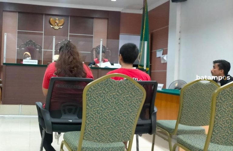 Pasangan Kekasih Jual Ekstasi untuk Modal Nikah