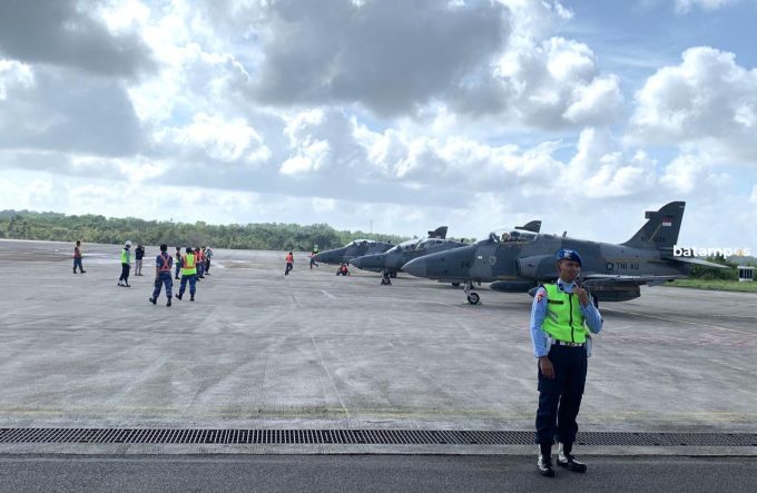 Perkenalkan Alustsista TNI AU ke Warga, 3 Jet Tempur Singgah di Tanjungpinang