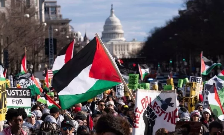 Prihatin Korban di Gaza, Namun Tetap Suplai Senjata