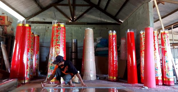 Mengintip Proses Pembuatan Lilin Berukuran Besar di Kampung Cikolek, Bintan, Banjir Pesanan saat Momen Imlek