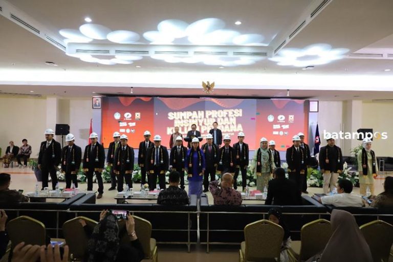 Polibatam Lantik 41 Mahasiswa Prodi Profesi Insinyur