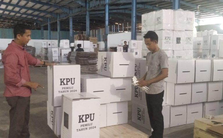 KPU Distribusi Logistik ke 11 Kecamatan di Batam