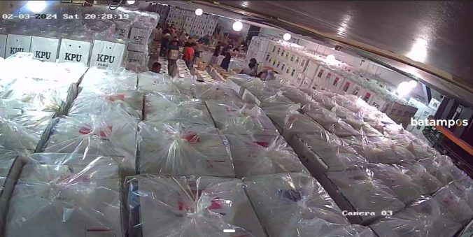 KPU Gunakan 2 Kapal Distribusikan Logistik ke Pulau Pulau