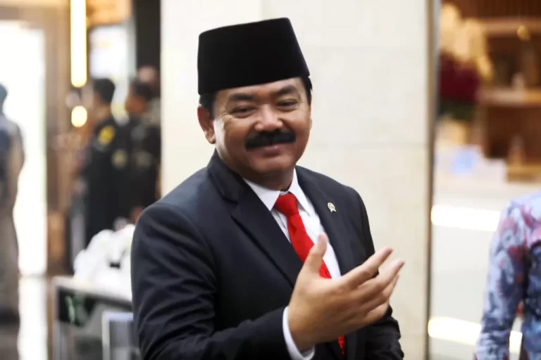 Menkopolhukam Pastikan Pemberian Pangkat Jenderal Bintang 4 kepada Prabowo Sesuai Prosedur