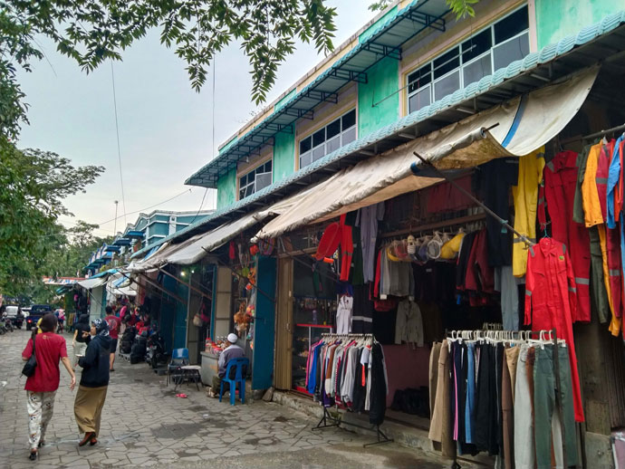 Tergilas Olshop dan Pasar Kaget, Pasar Seken Aviari Semakin Sepi