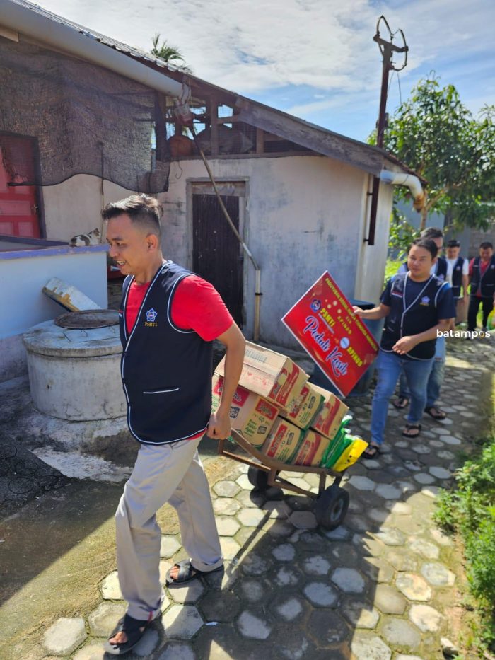 Sambut Imlek, PSMTI dan Apindo Bagikan 150 Paket Sembako