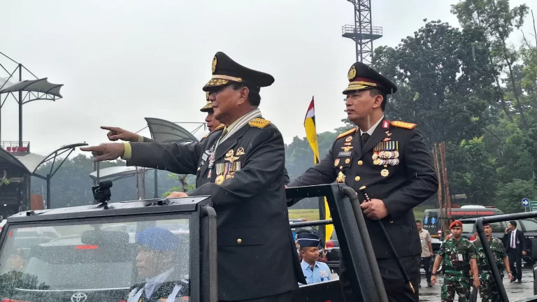 Prabowo Terima Pangkat Jenderal Kehormatan, Jokowi Ceritakan Prosesnya