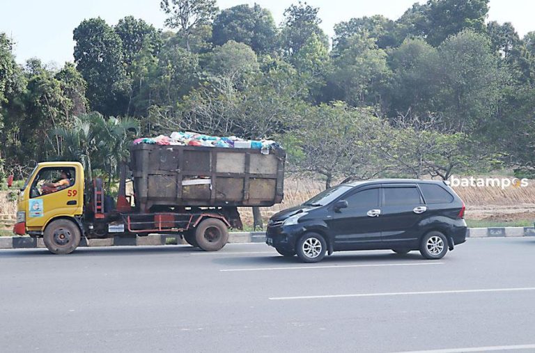 52 Truk Sampah di Batam Berusia di Atas 10 Tahun