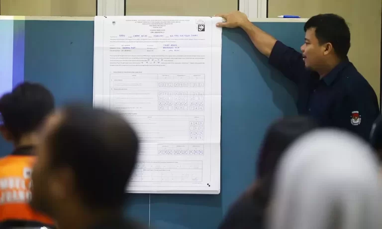 Perludem Sarankan Bawaslu Koordinasi dengan KBRI Untuk Bongkar Jual Beli Suara di Malaysia