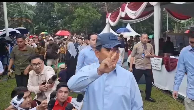 Usai Nyoblos di TPS 33 Bojong, Prabowo Berharap Menang Satu Putaran