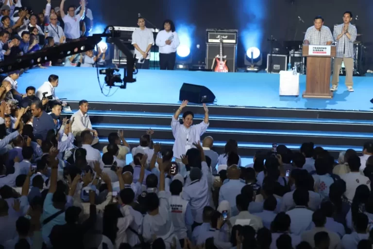 Pidato Kemenangan Pilpres 2024, Prabowo Didampingi Titiek Soeharto