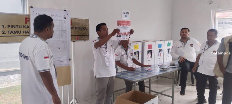 Rekapitulasi Suara Tingkat Kecamatan: Batuaji 80 Persen, Sagulung Dekati 60 Persen