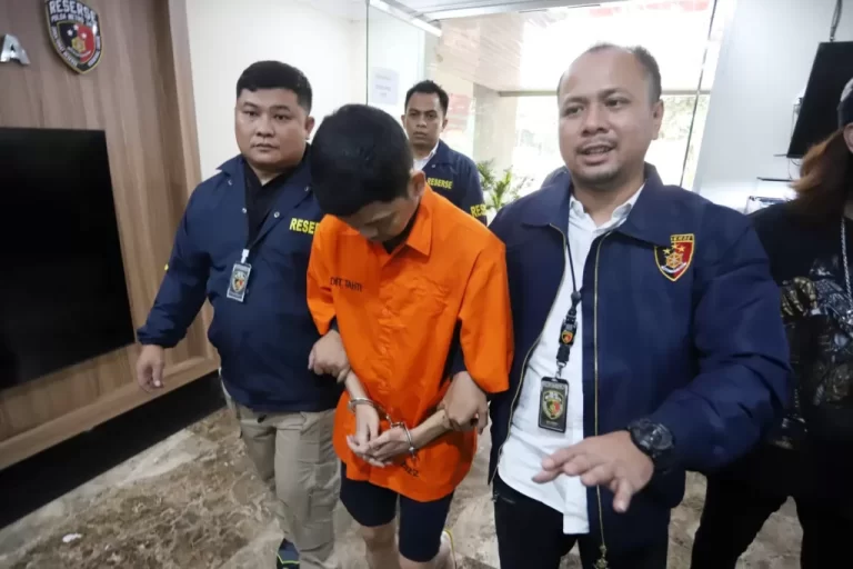 Saksikan Rekonstruksi Kematian Dante, Dimas: Kejam, Anak Saya Ditendang!