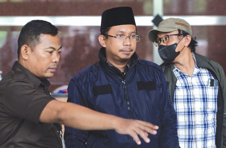 Ditanya Aliran Uang, Muhdlor Bungkam