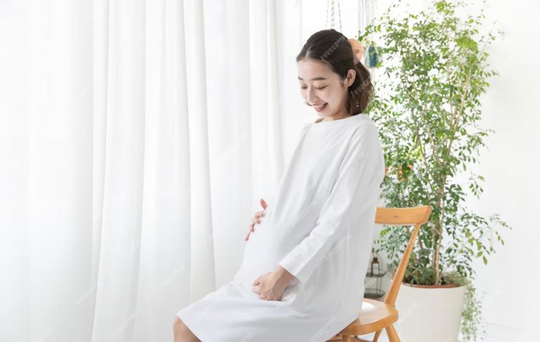 Pemko Batam Bagikan Makanan Tambahan Bagi Bumil