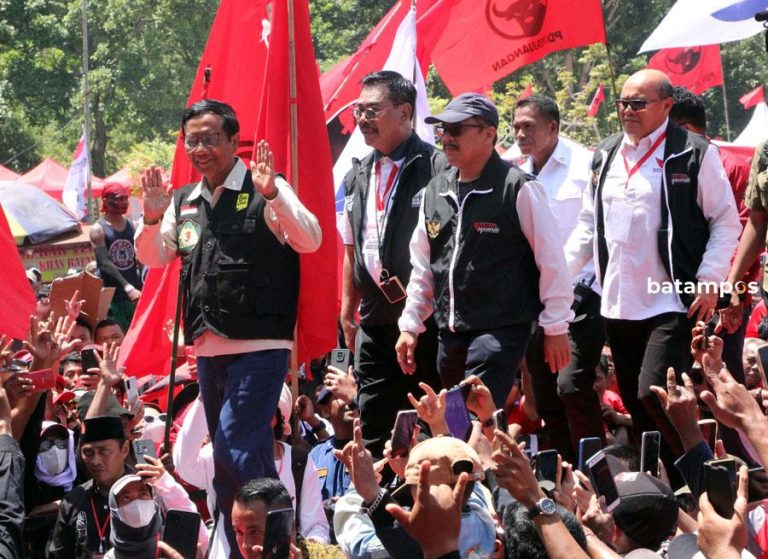 Pak Mahfud MD Sapa Pendukung di Kota Batam