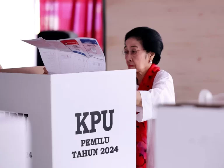 Nyoblos di TPS 053 Kebagusan, Megawati Harap Pemilu 2024 Tak Ada Kecurangan
