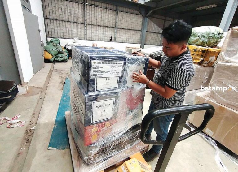 BC Batam Belum Mau Beberkan Penyelundup Mikol 1 Kontainer