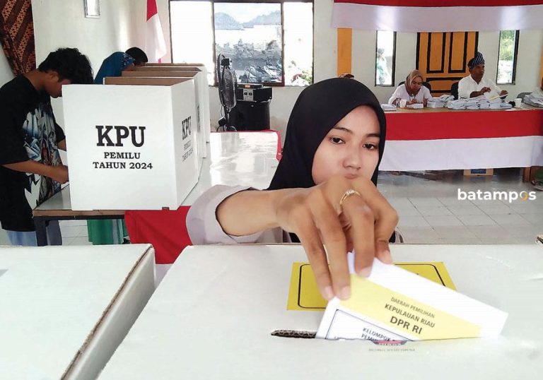 30,61 Persen Surat Suara Pilpres di Batam Telah Masuk, Prabowo-Gibran Unggul 53,98 Persen