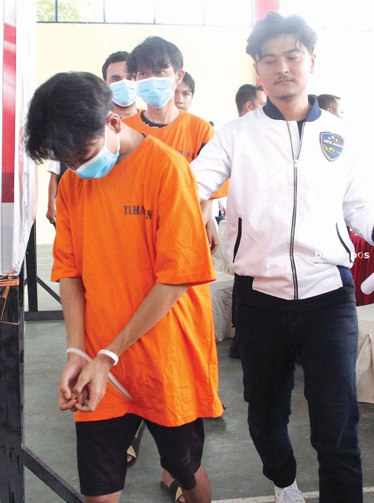 Awalnya Sama Pacar, kemudian Tak Canggung Sama Om-Om