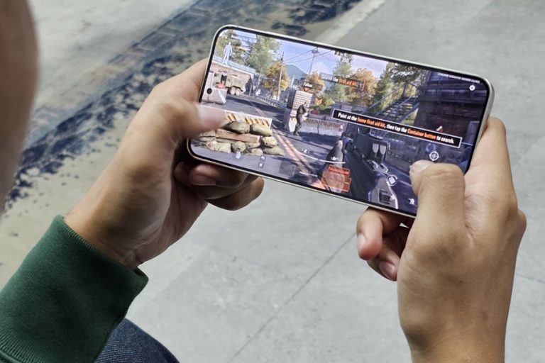 Mencoba Keandalan Chipset Exynos 2400 di Galaxy S24 dan S24+